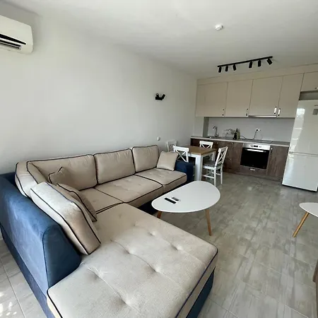 Lily Flat Sunrise - 4 Min To Kavatsi Beach, Apartman Szozopol