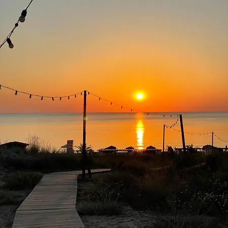 Lily Flat Sunrise - 4 Min To Kavatsi Beach, Apartmán