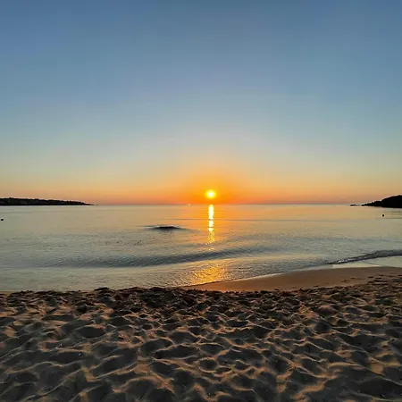 Lily Flat Sunrise - 4 Min To Kavatsi Beach, Apartmán *
